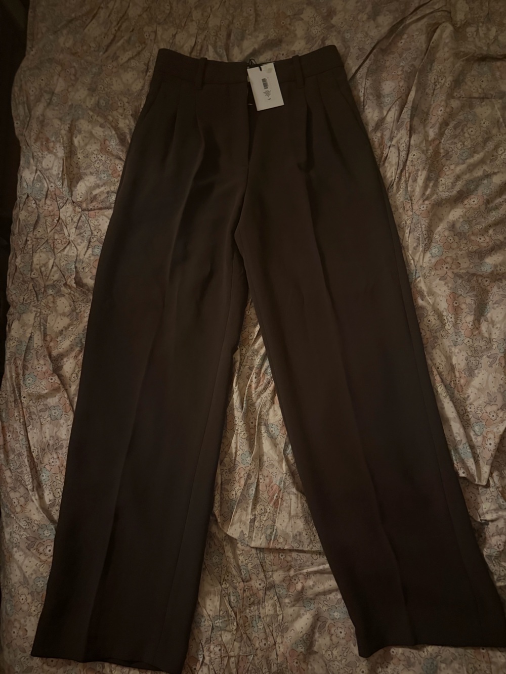 NWT Aritzia Effortless Pant crepette- size 2 Rich Mocha Brown